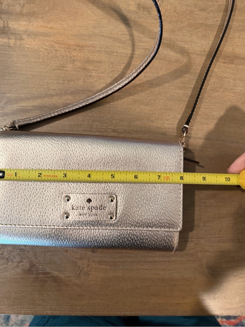 kate spade Metallic Gold Pebbled Leather Crossbody Wallet - Picture 6 of 7